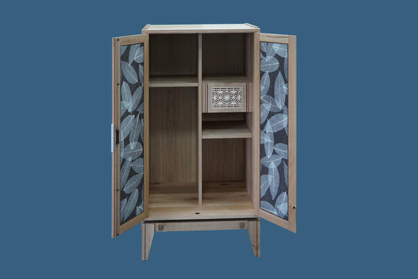 Minibar offen, Leon Wegener